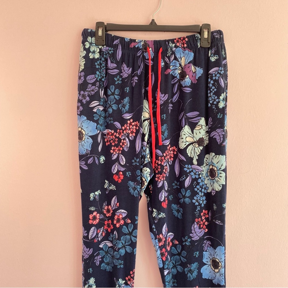 NEW Liz Claiborne Floral Pajama Set size medium - Picture 8 of 11